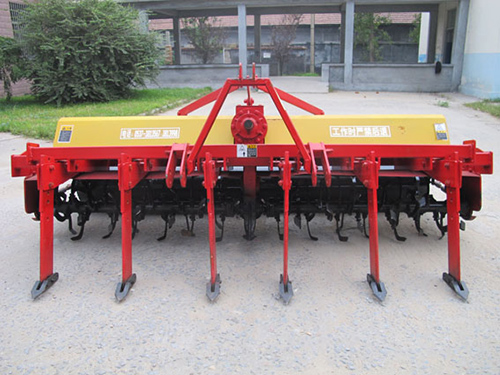 1SZL-310振動(dòng)深松聯(lián)合整地作業(yè)機(jī).jpg